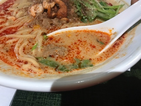 175°DENO〜担々麺〜北口店の担々麺スープリフト