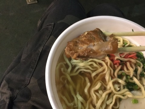 西武ドーム沖縄そばリトル沖縄ソーキそば肉リフト
