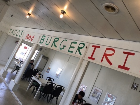 ハンバーガーIRIE深谷内観